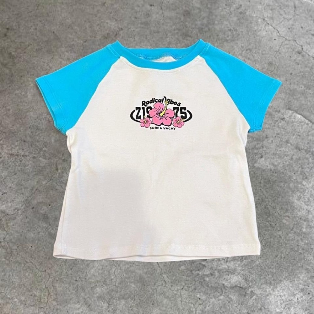 y2k white and teal pink hibiscus floral graphic surf baby tee xs